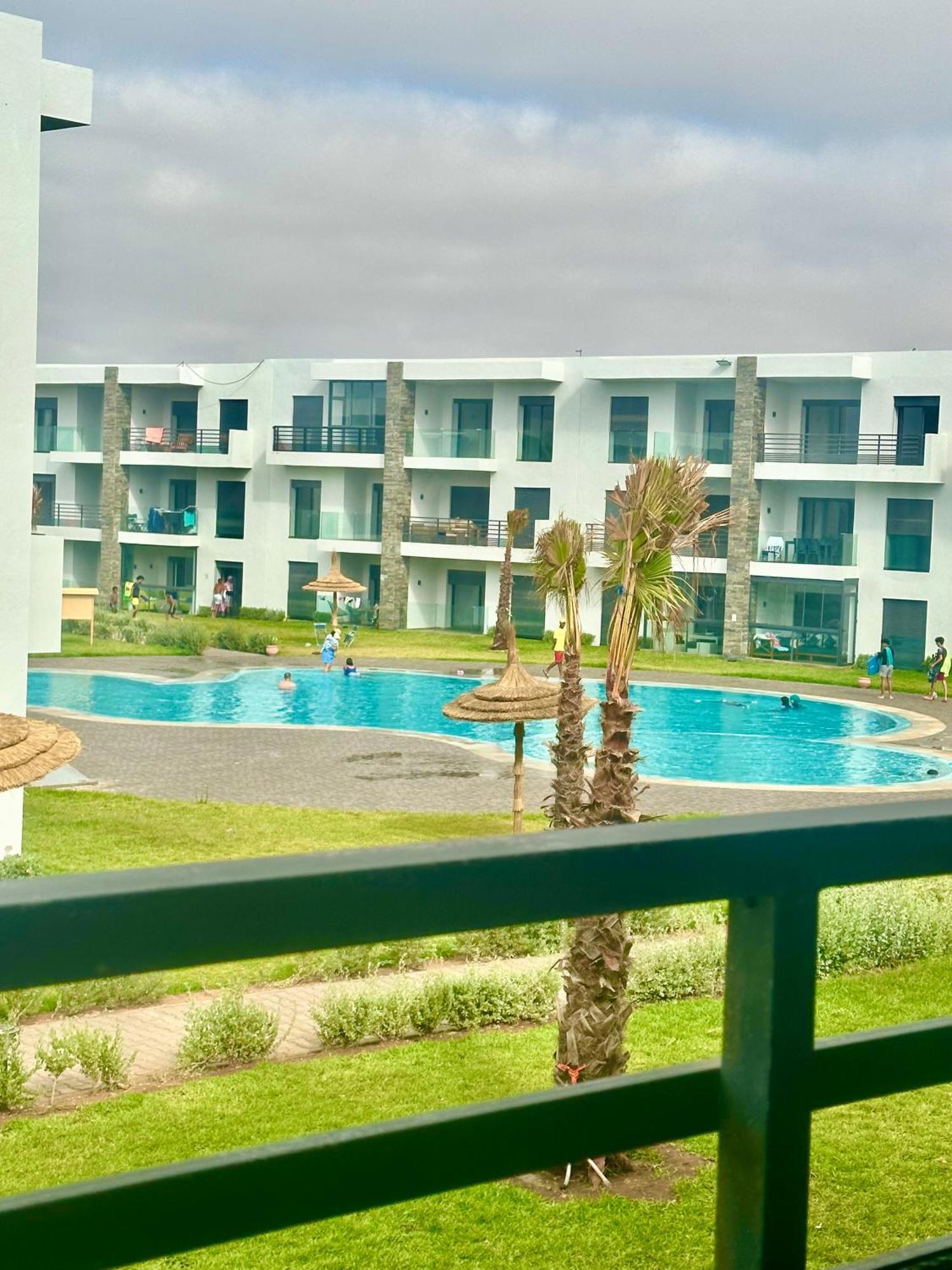 Appartement Cozy Avec Piscine Sidi Rahal  Exteriör bild